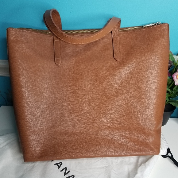 Cuyana Structured Leather Zipper Tote & Leather Organizer Carmel - Picture 2 of 16